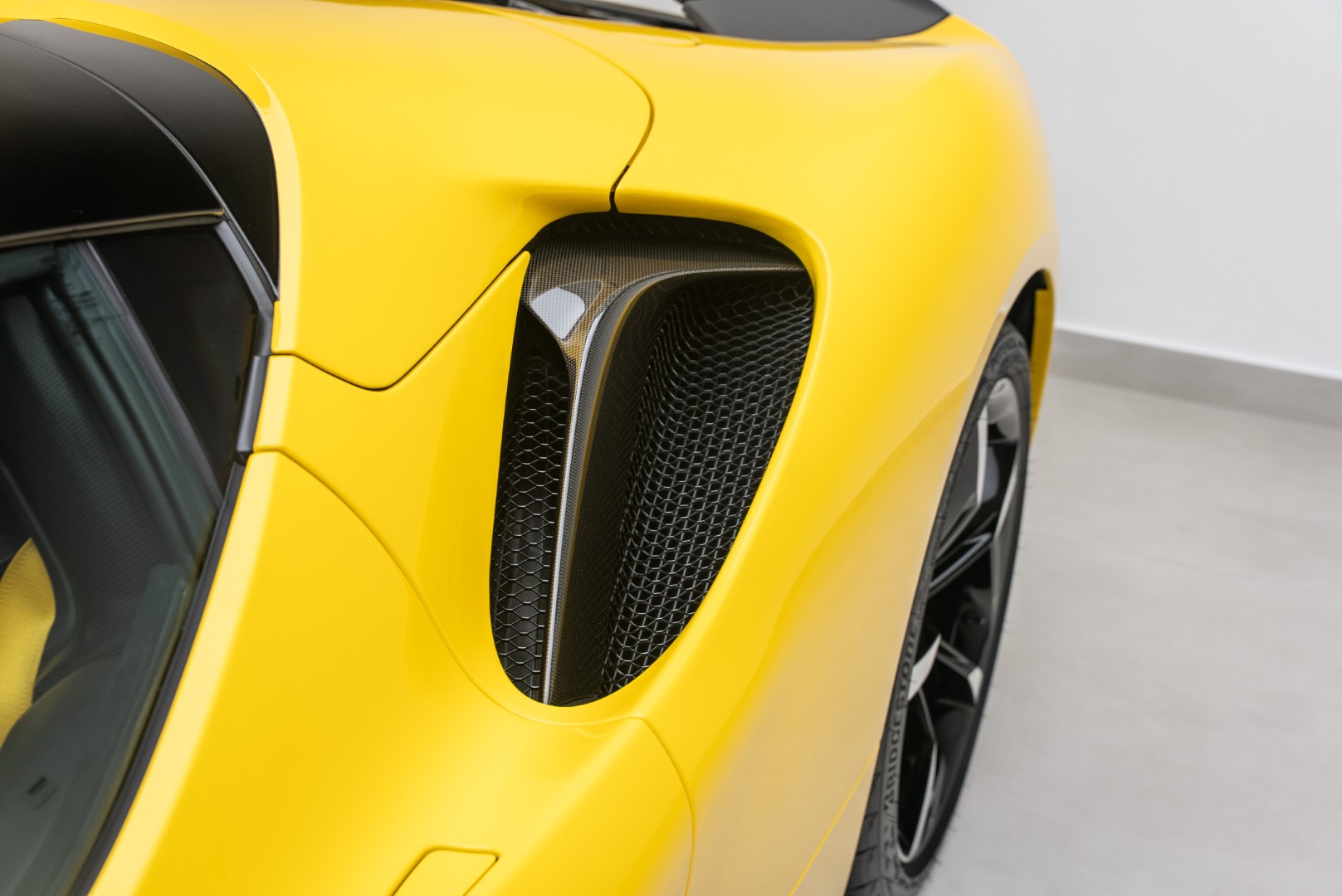 2023 FERRARI SF90 SPIDER | ASSETTO FIORANO | GCC | MAIN DEALER WARRANTY SERVICE